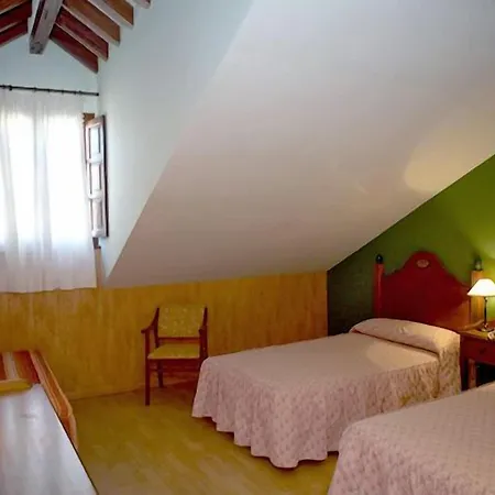 El Tejo De Hotell 3*