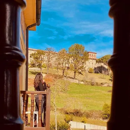 Hotell El Tejo De Comillas