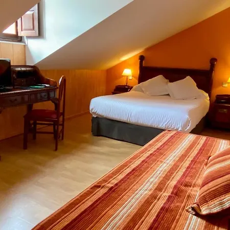 El Tejo De 3* Comillas