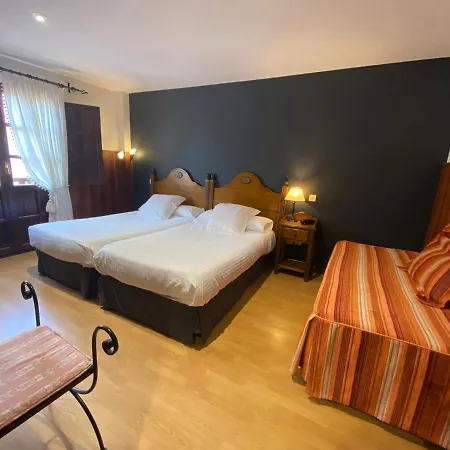 El Tejo De Hotel Comillas