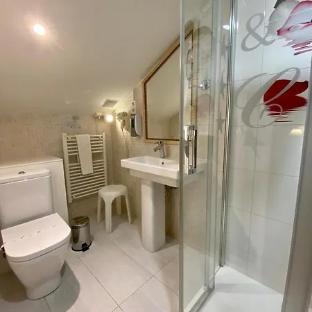 El Tejo De Отель Комильяс