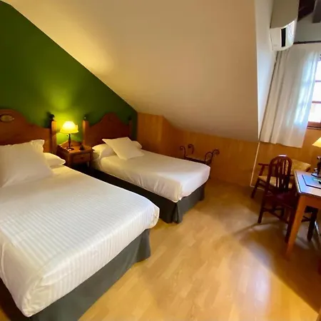 Hotel El Tejo De