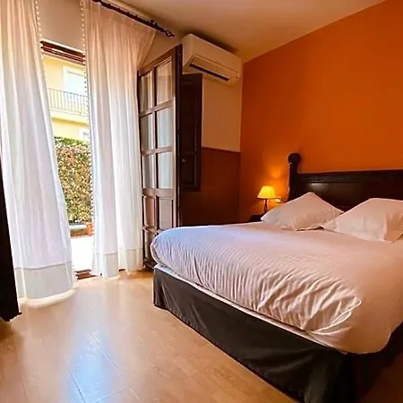 Hotell El Tejo De Comillas
