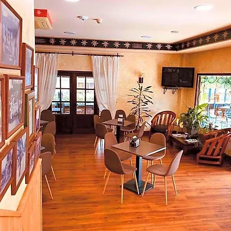 Hotell El Tejo De Comillas