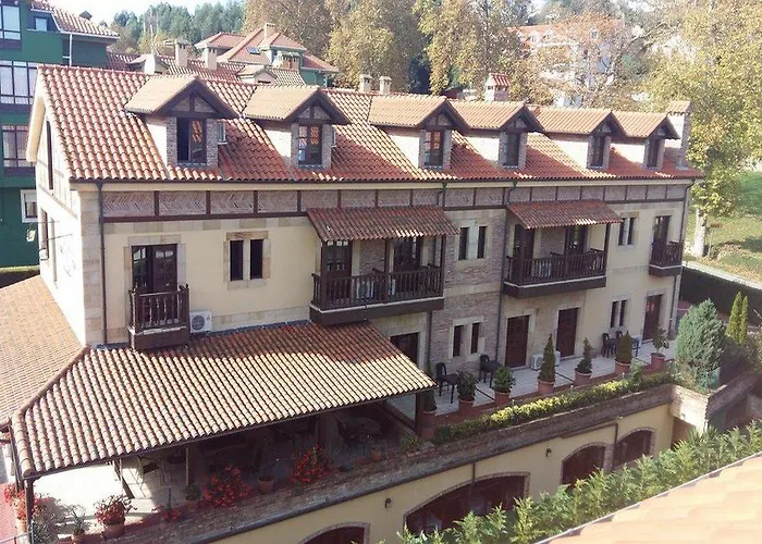 Hotell El Tejo De Comillas