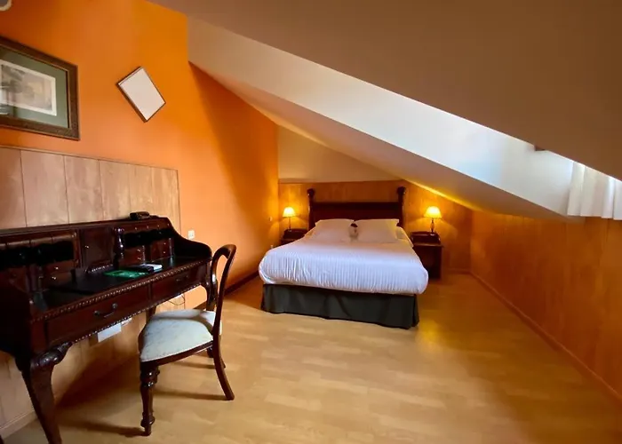 Hotell El Tejo De Comillas