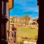 فندق El Tejo De كوميلاس