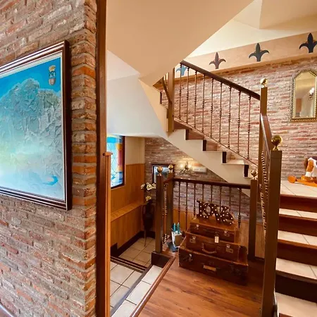 El Tejo De Hotel Comillas