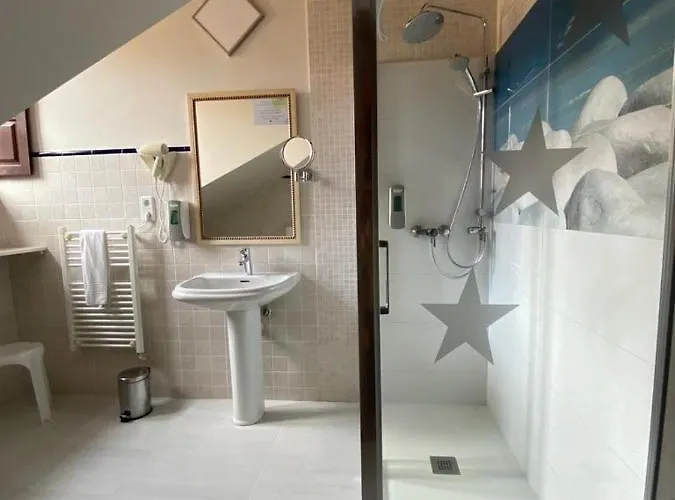 Hotell El Tejo De Comillas